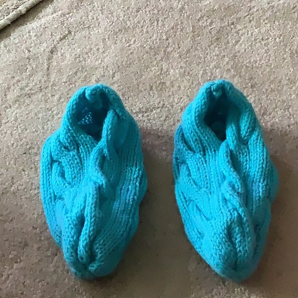 Handmade knitted  turquoise slippers size 8/ 9 great stitched look machi… - Picture 3 of 4